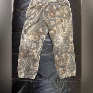 Mens M real tree camo sweatpants .